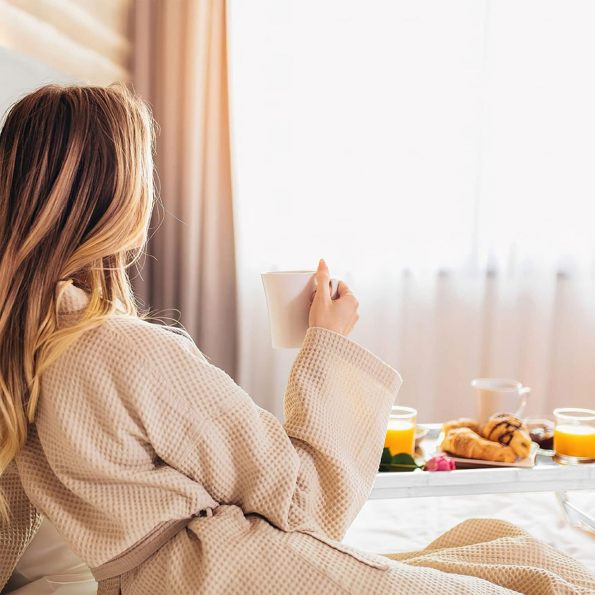 Klappbares Serviertablett aus Bambus für Frühstück im Bett