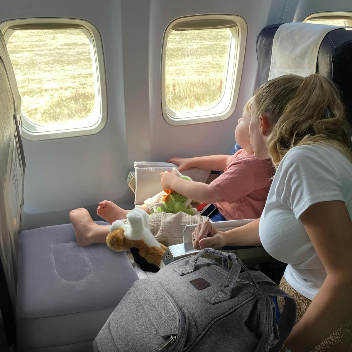 Flugzeug-Fußkissen – graues Reisekissen im Flugzeug #Farbe_Grau